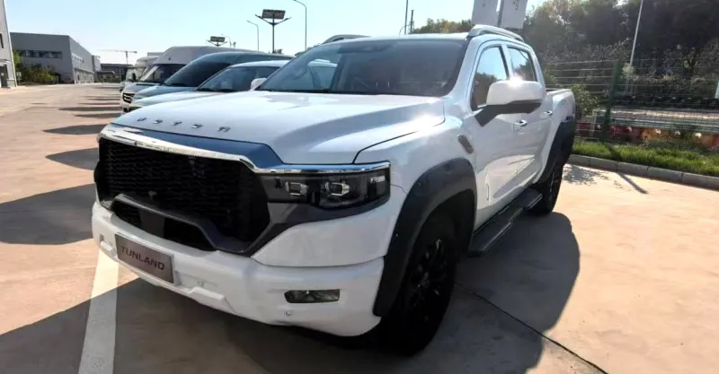 Foton Tunland V9 AT Double Cab LHD - Noble White Edition