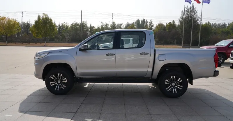 Silver Tunland G7 RHD Automatic - Premium Family Pickup with Side Steps