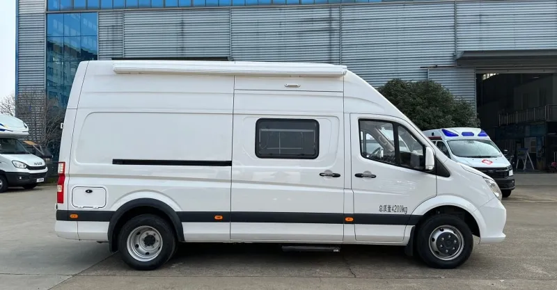 Foton Toano Business RV: 2.8T Cummins Diesel, High-Roof Luxury Camper Van & Mobile Office