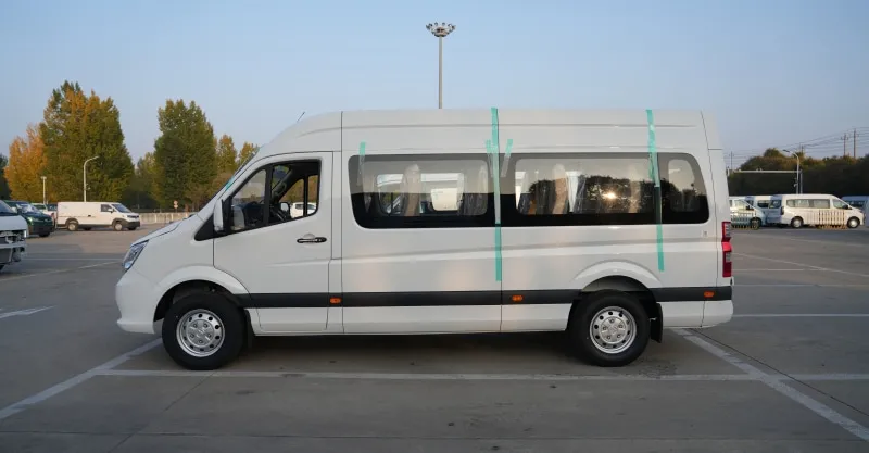 Foton Toano 18-Seater Minibus White: High Capacity Fleet Van
