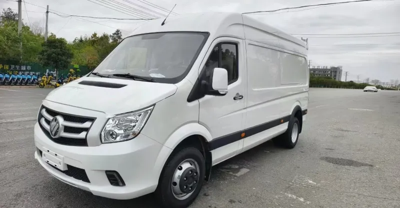 Foton Toano Mid-Roof Cargo Van - 2.8L Cummins Power & Urban Efficiency