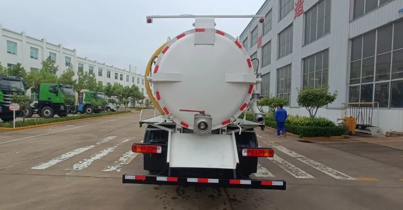 Foton 8CBM Medium Duty Sewage Suction Truck | Heavy-Duty Vacuum Cleaning