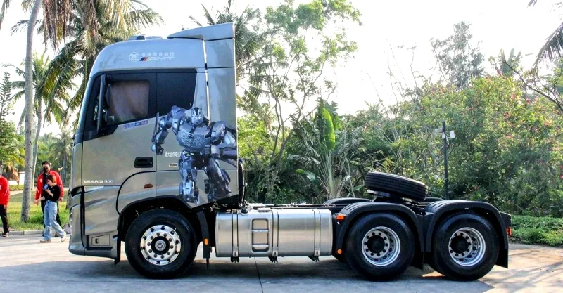 Foton Auman Galaxy 6x4 Prime Mover | 680HP Premium Tractor