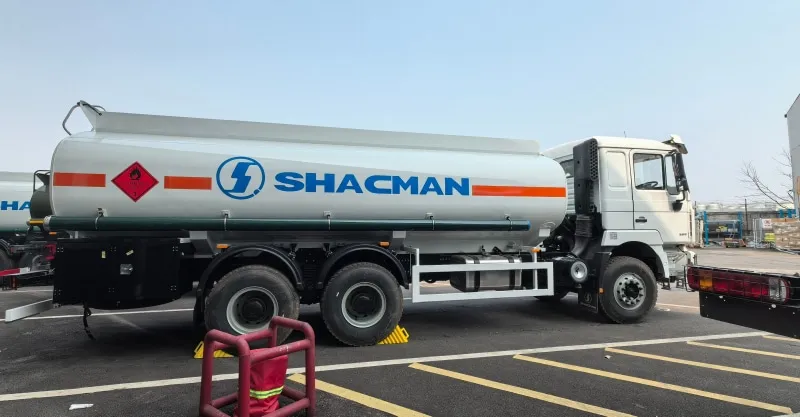 Shacman F3000 6x4 Oil Tank Truck 300HP White
