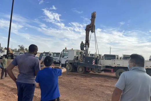 HOWO 6x4 Crane Truck: Boost Burkina Faso Projects