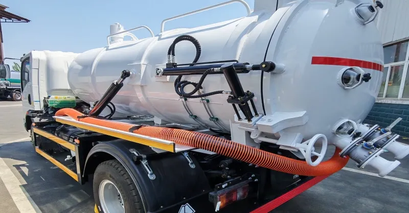 Sinotruk HOWO 11 Ton Sewage Suction Truck