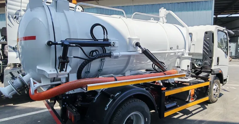 Sinotruk HOWO 11 Ton Sewage Suction Truck