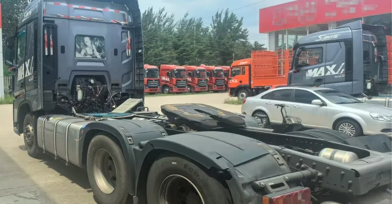 HOWO MAX 480HP LNG Tractor Truck | 6x4 Light Luxury Eco-Friendly Prime Mover