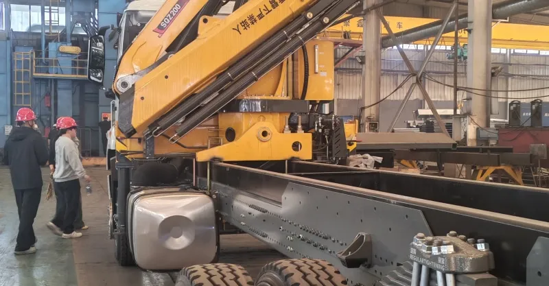 SINOTRUK HOWO NX 6x4 Knuckle Boom Crane Truck | 371HP White