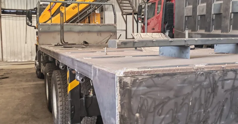 SINOTRUK HOWO NX 6x4 Knuckle Boom Crane Truck | 371HP White