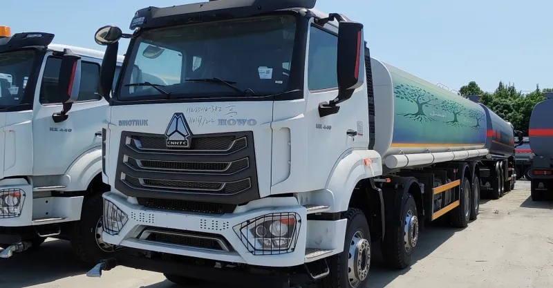 HOWO NX 440HP 8x4 Water Tank Truck | 35CBM Super Large Capacity