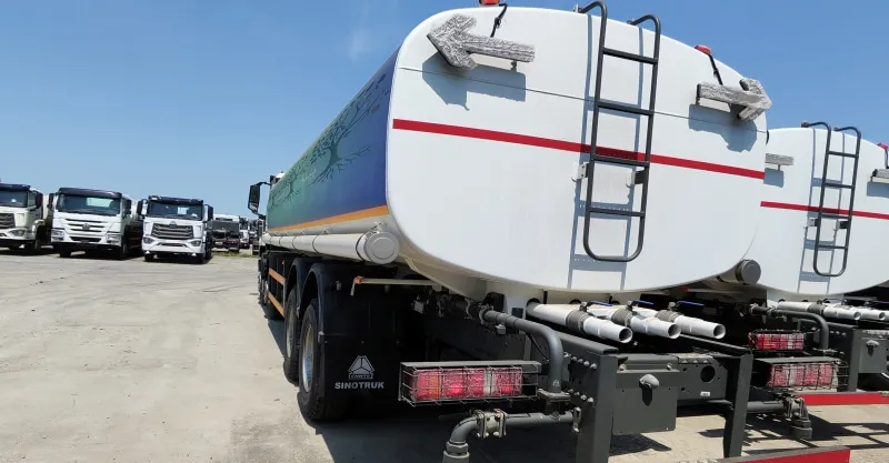 HOWO NX 440HP 8x4 Water Tank Truck | 35CBM Super Large Capacity