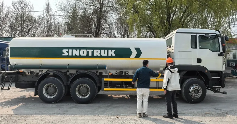 HOWO TX 300HP 6x4 Water Tanker Truck (White)