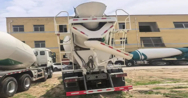 HOWO TX 340HP Mixer Truck: Lightweight & Efficient