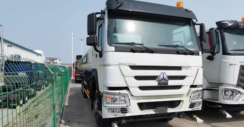 HOWO 6x4 Water Tank Truck 371HP | White Sprinkler