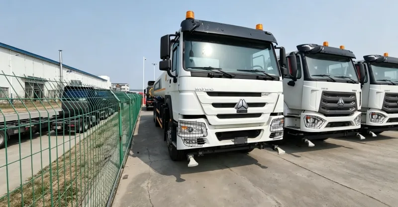 HOWO 6x4 Water Tank Truck 371HP | White Sprinkler