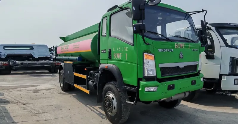 HOWO 4x2 Fuel Tank Truck | Green Oil Tanker 266HP