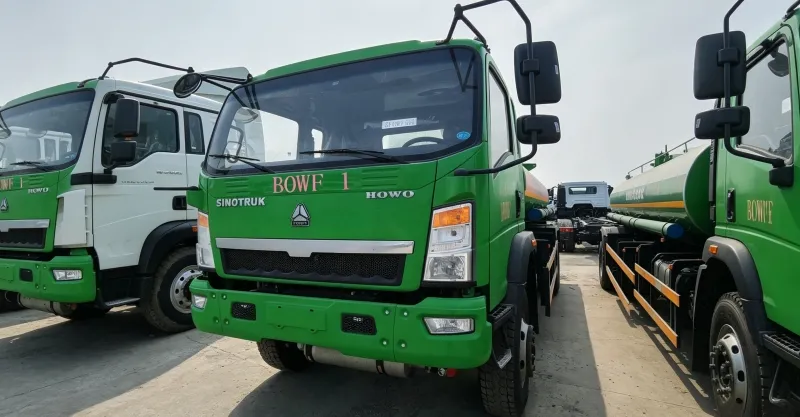 HOWO 4x2 Fuel Tank Truck | Green Oil Tanker 266HP